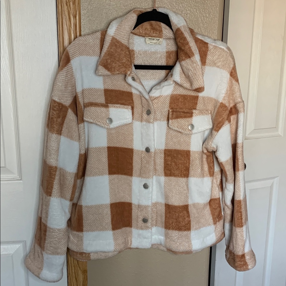 NEW IN Brown & White Fuzzy Teddy Jacket Size Medium